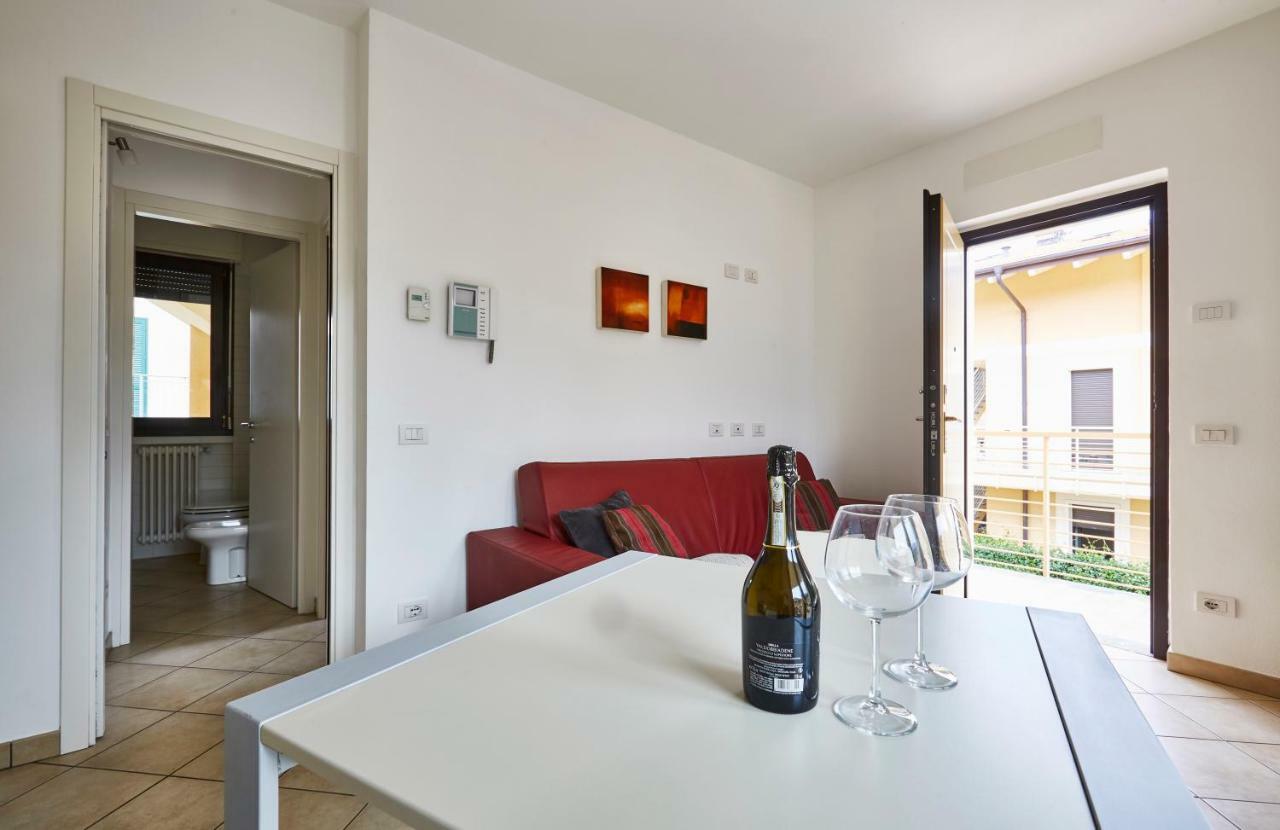 Apartment Alessandra Ленно Екстер'єр фото