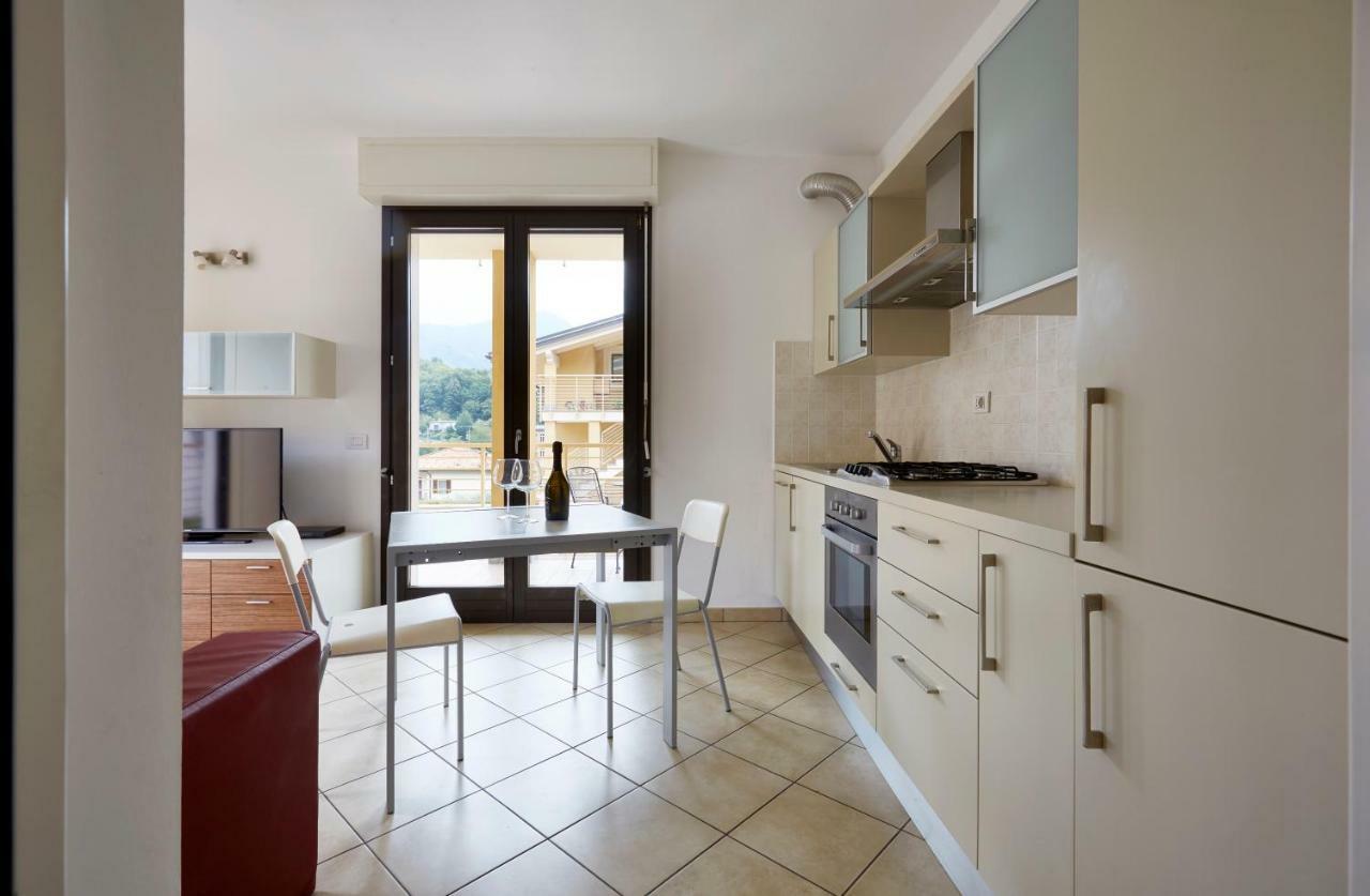 Apartment Alessandra Ленно Екстер'єр фото