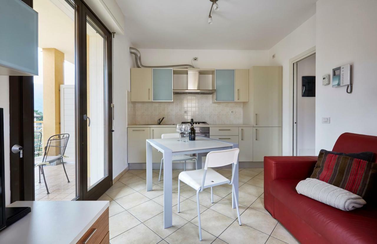 Apartment Alessandra Ленно Екстер'єр фото